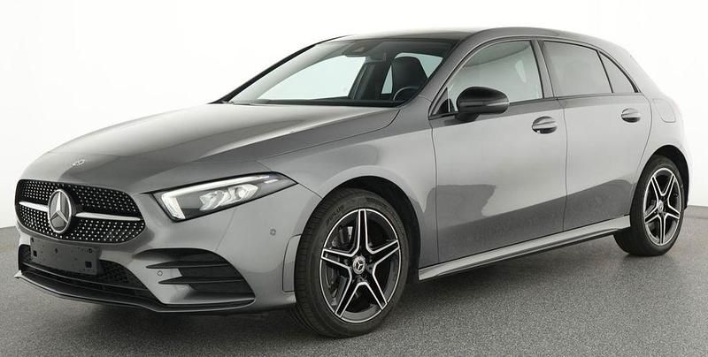 Mountaingrau met. Gebraucht 2021 Mercedes A250 AMG line Limousine | 24.900 € (Fairer Preis) - Bild 1/4