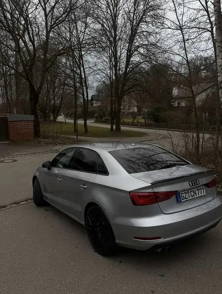 Second-hand Audi A3 Attraction 150 CP (110 kW) 2014 Gri Berlinǎ