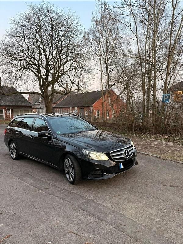 Gebraucht Mercedes E350 258 PS (189 kW) 2015 Schwarz Limousine