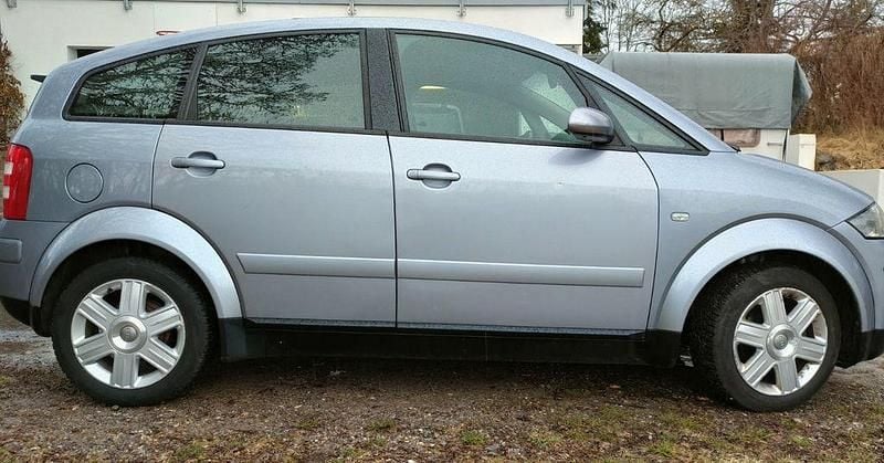 Grau Gebraucht 2005 Audi A2 Kleinwagen | 2.900 € (Guter Preis) - Bild 1/4