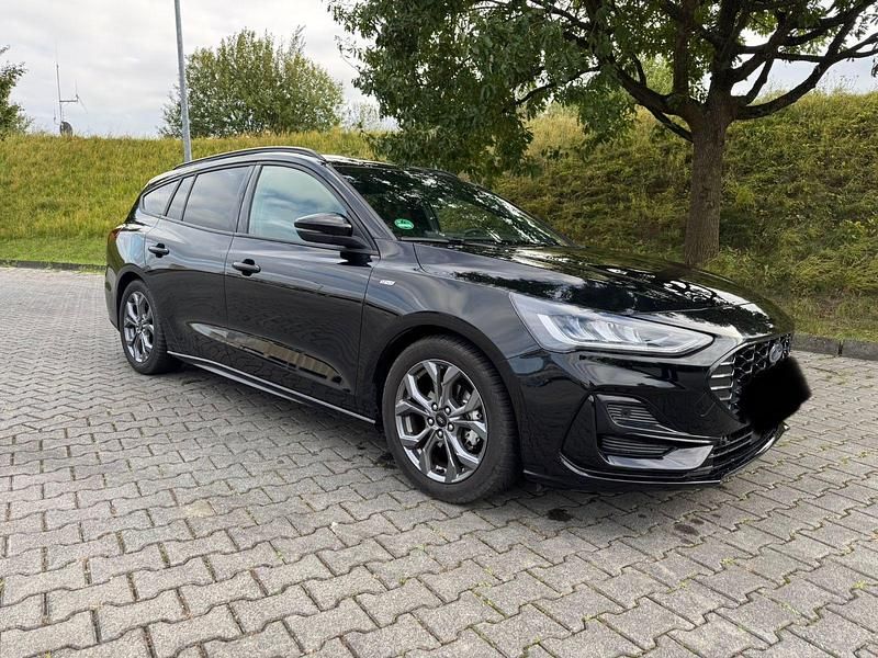 Schwarz Gebraucht 2024 Ford Focus ST-Line Kombi | 20.700 € (Guter Preis) - Bild 1/4