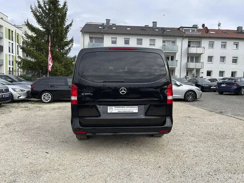 Gebraucht Mercedes V300 Night 237 PS (174 kW) 2022 Obsidianschwarz Van / Kleinbus
