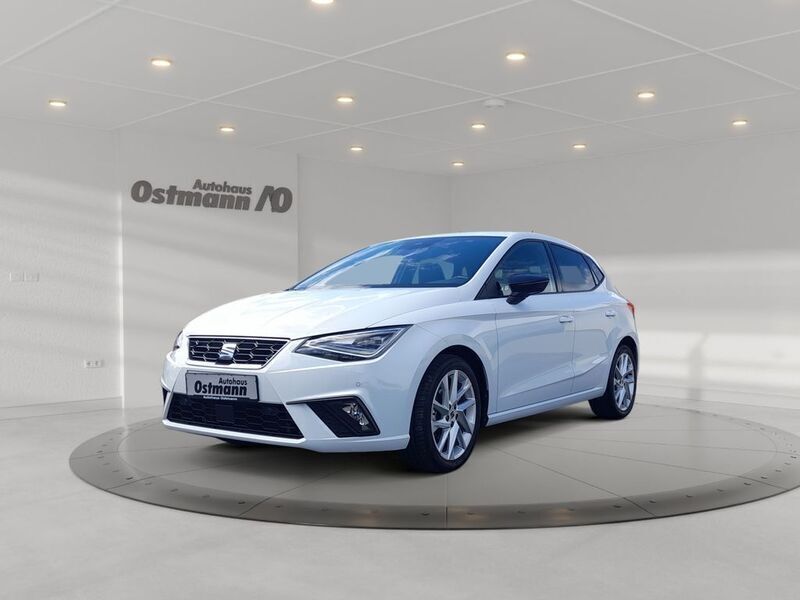 Weiß Gebraucht 2022 Seat Ibiza FR Limousine | 19.870 € (Guter Preis) - Bild 1/4