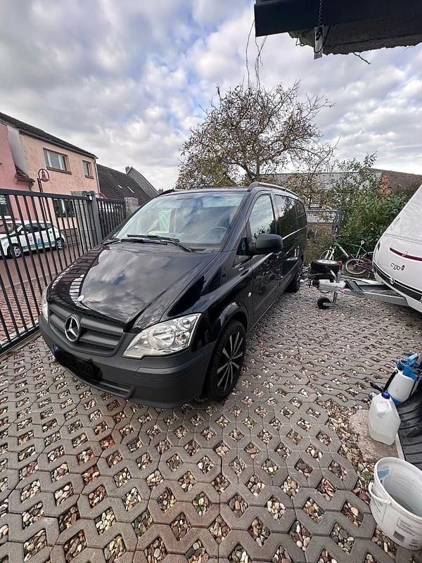 Schwarz Gebraucht 2014 Mercedes Vito Van | 10.800 € (Teuer) - Bild 1/4