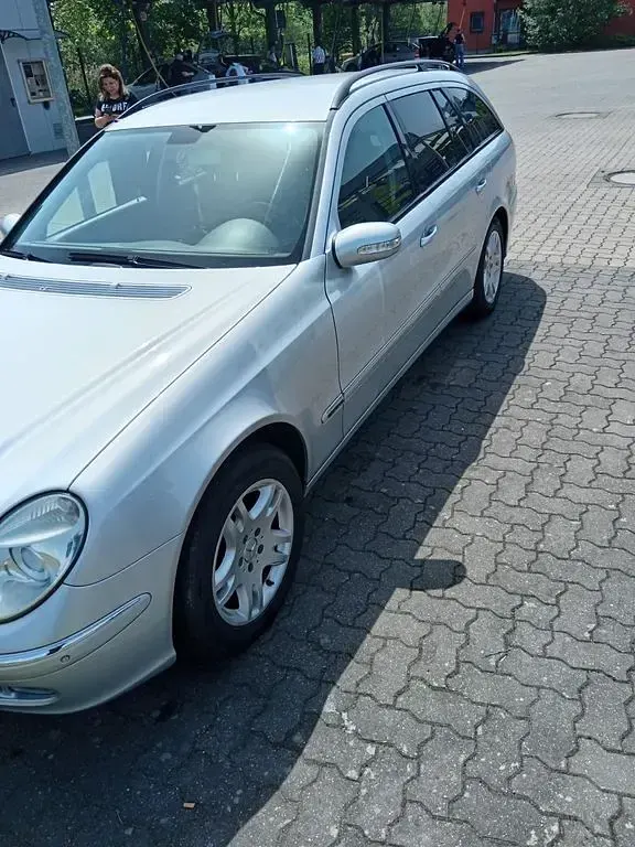 Gebraucht Mercedes E280 190 PS (139 kW) 2005 Silber Limousine