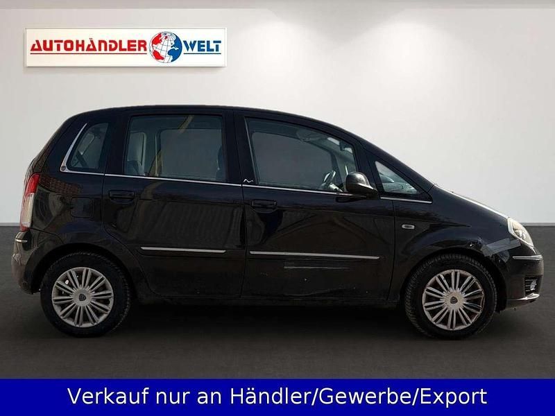 Gebraucht Lancia Musa 95 PS (69 kW) 2011 Schwarz Van / Kleinbus