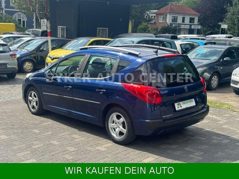 Gebraucht Peugeot 207 Tendance 95 PS (69 kW) 2011 Blau Kombi