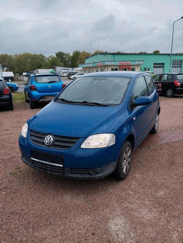 Blau Gebraucht 2005 VW Fox Kleinwagen | 1.850 € (Fairer Preis) - Bild 1/4