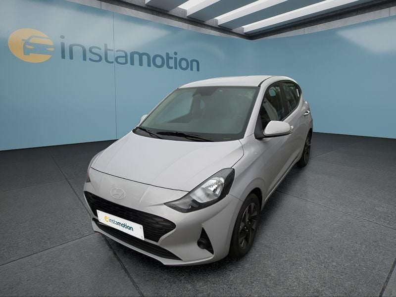 Grau Neu 2025 Hyundai i10 Trend Kleinwagen | 17.499 € (Fairer Preis) - Bild 1/4