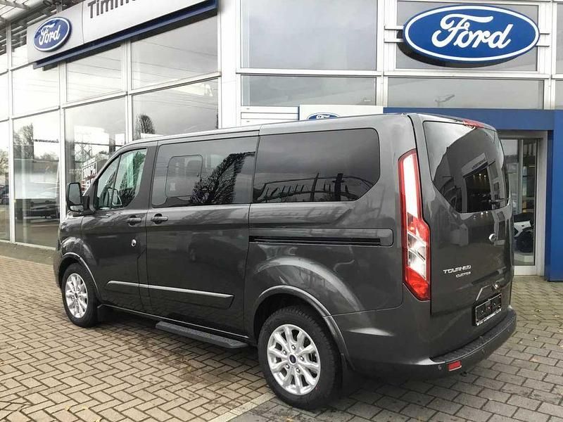 Gebraucht Ford Tourneo Titanium 150 PS (110 kW) 2023 Grau Van / Kleinbus