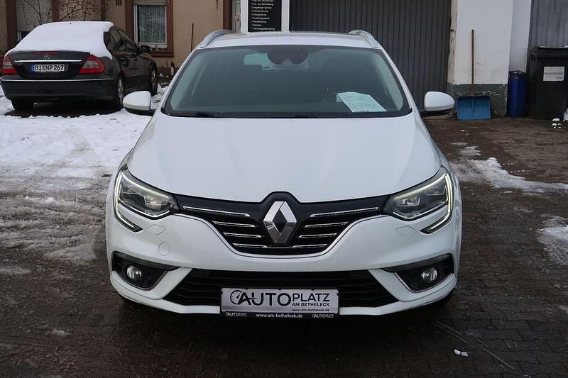 Gebraucht Renault Mégane IV Bose Edition 132 PS (97 kW) 2016 Weiß Limousine