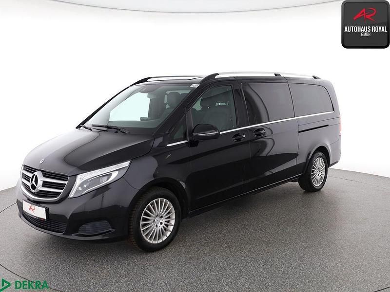 Schwarz Gebraucht 2018 Mercedes V250 Avantgarde Van / Kleinbus | 41.880 € (Fairer Preis) - Bild 1/4