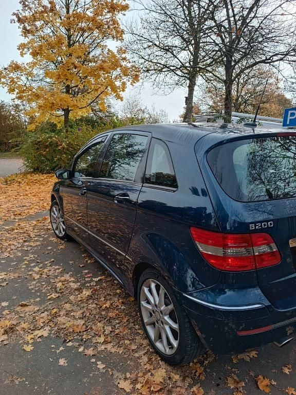 Blau Gebraucht 2009 Mercedes B200 Van / Kleinbus | 4.000 € (Fairer Preis) - Bild 1/4