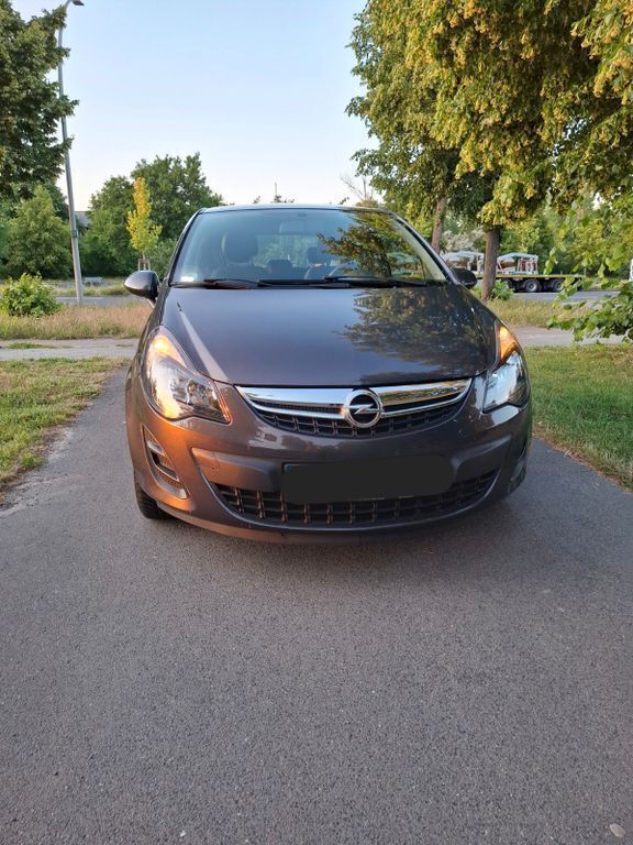 Grau Gebraucht 2014 Opel Corsa Energy Kleinwagen | 3.800 € (Guter Preis) - Bild 1/4