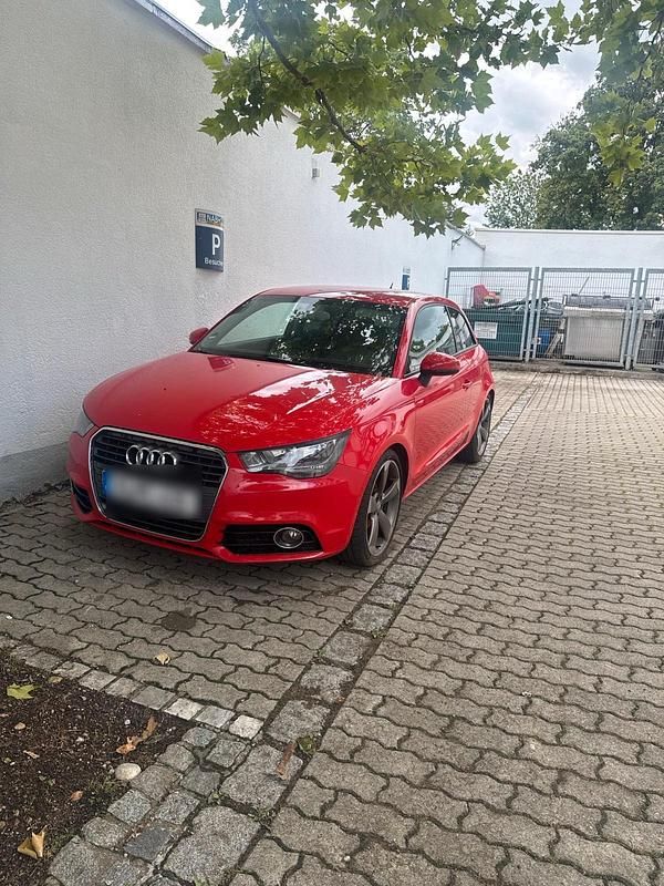 Rot Gebraucht 2012 Audi A1 Kleinwagen | 7.000 € (Fairer Preis) - Bild 1/4
