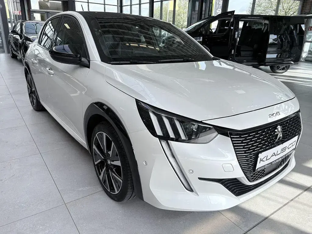 Gebraucht Peugeot 208 GT 101 PS (74 kW) 2022 Weiß Kleinwagen