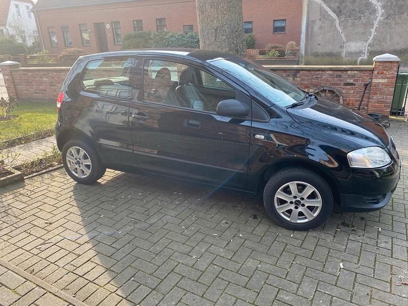Gebraucht VW Fox 47 PS (34 kW) 2007 Schwarz Kleinwagen