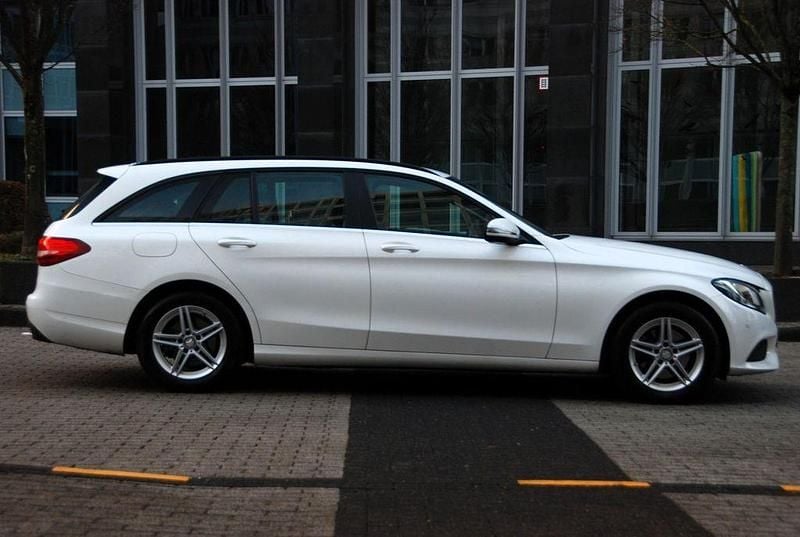 Gebraucht Mercedes C200 136 PS (100 kW) 2016 Weiß Limousine