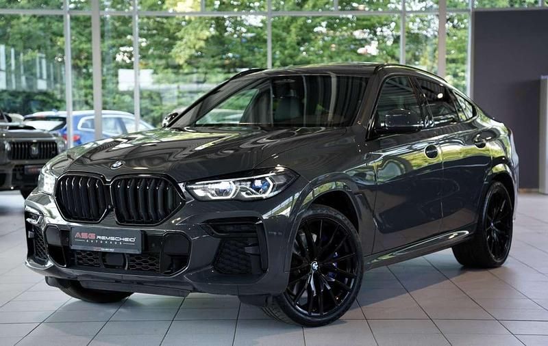 Grau Gebraucht 2022 BMW X6 M SUV | 58.800 € (Fairer Preis) - Bild 1/4