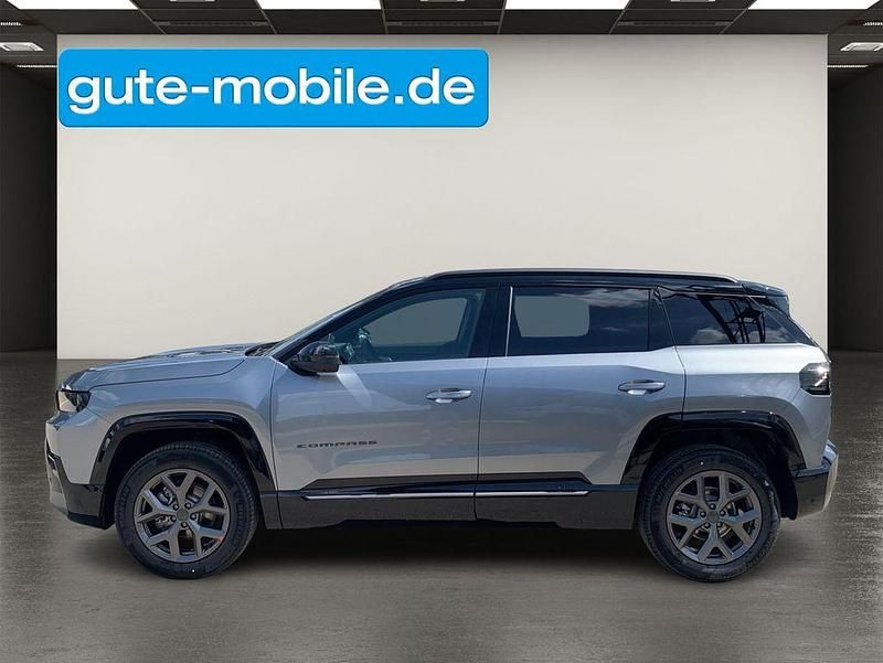 Neu Jeep Compass 145 PS (106 kW) 2026 Grau SUV