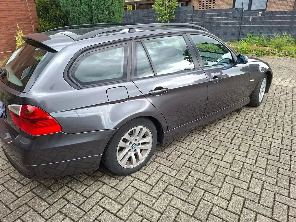 Brugt BMW 318 143 HK (105 kW) 2008 Grå Stationcar
