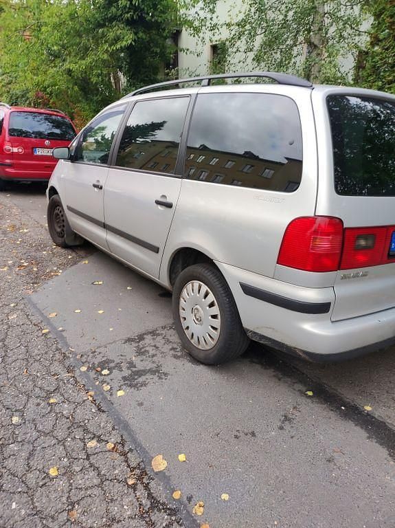 Silber Gebraucht 2002 VW Sharan Family Van / Kleinbus | 1.900 € (Guter Preis) - Bild 1/4