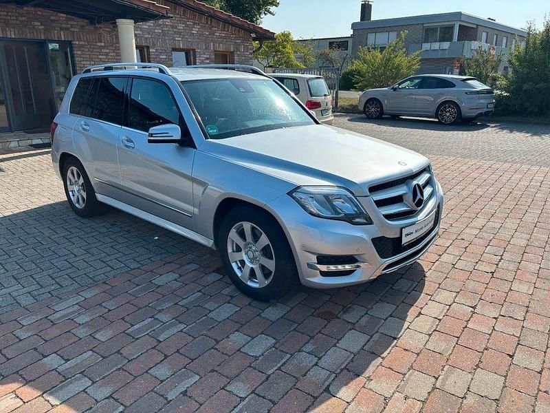 Silber Gebraucht 2013 Mercedes GLK220 Sport SUV | 11.750 € (Fairer Preis) - Bild 1/4