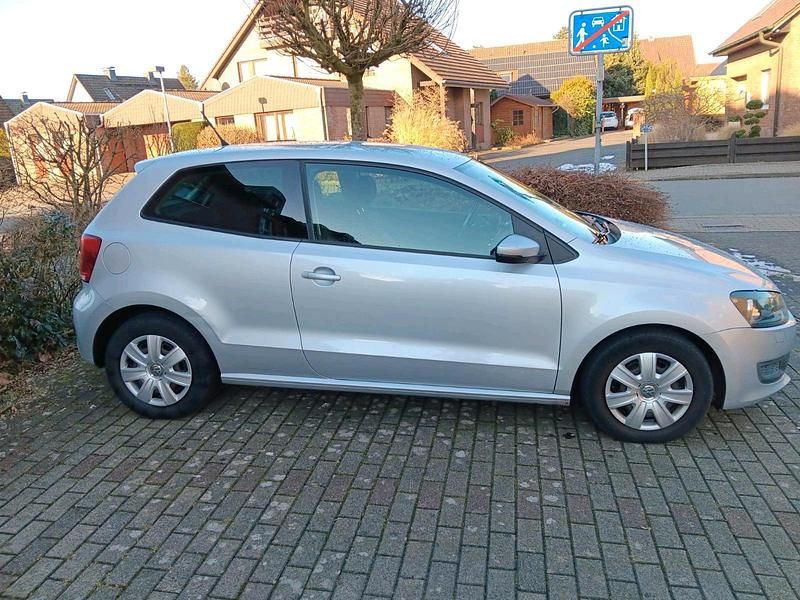 Grau Gebraucht 2010 VW Polo Kleinwagen | 2.000 € (Superpreis) - Bild 1/4