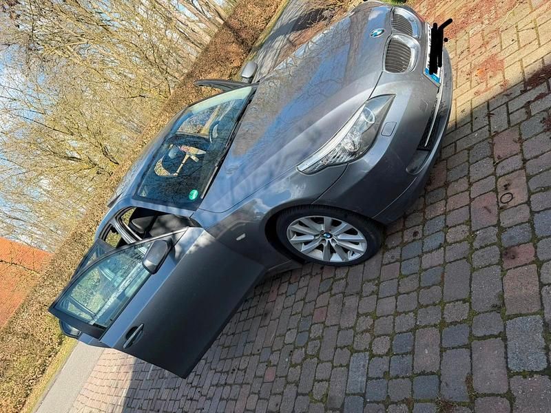 Gebraucht BMW 525 197 PS (144 kW) 2009 Grau Limousine