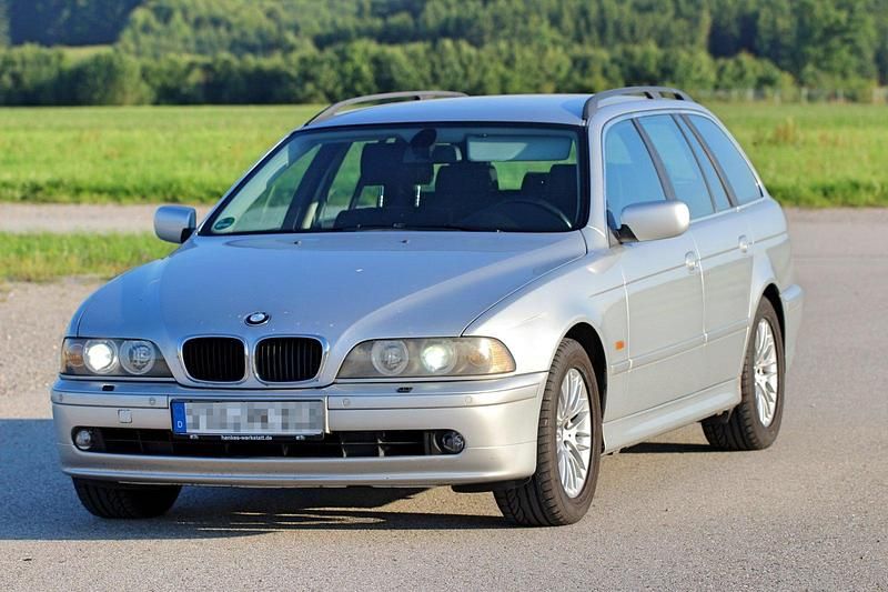 Silber Gebraucht 2001 BMW 520 Kombi | 850 € (Superpreis) - Bild 1/4