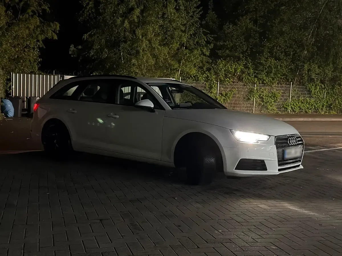 Gebraucht Audi A4 150 PS (110 kW) 2020 Weiß Kombi