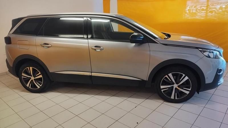 Gebraucht Peugeot 5008 Allure 131 PS (96 kW) 2020 Grau Van / Kleinbus