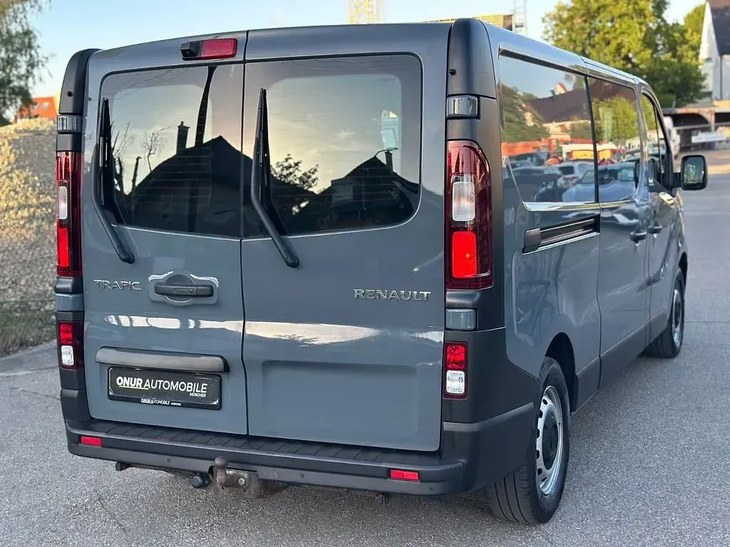 Gebraucht Renault Trafic 170 PS (125 kW) 2021 Grau Van / Kleinbus