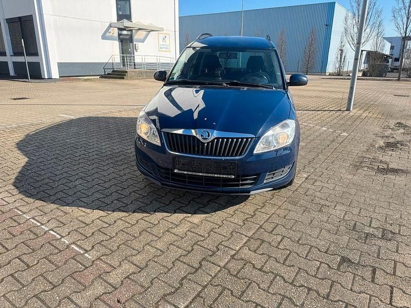 Gebraucht Skoda Roomster Plus Edition 105 PS (77 kW) 2015 Blau Van / Kleinbus