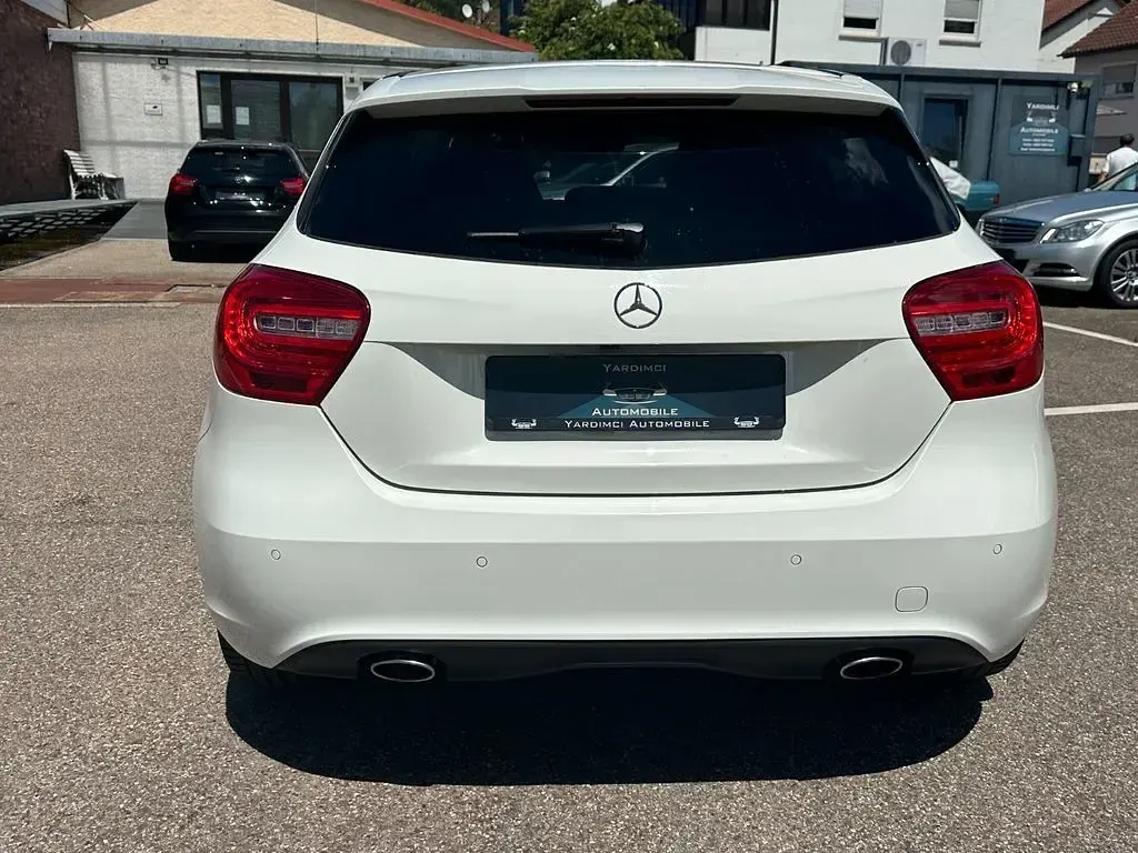 Gebraucht Mercedes A200 156 PS (114 kW) 2013 Weiß Limousine