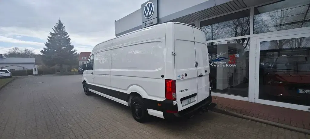 Gebraucht VW Crafter Trendline 177 PS (130 kW) 2022 Weiß Van