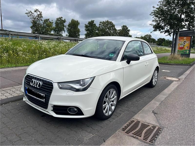 Weiß Gebraucht 2010 Audi A1 Ambition Kleinwagen | 6.100 € (Fairer Preis) - Bild 1/4