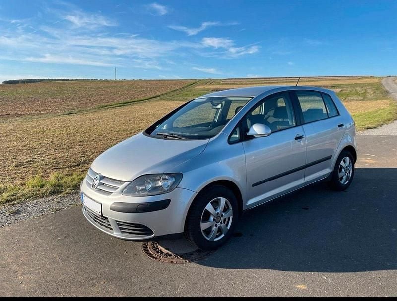 Grau Gebraucht 2006 VW Golf V Trendline Kleinwagen | 2.300 € (Fairer Preis) - Bild 1/4