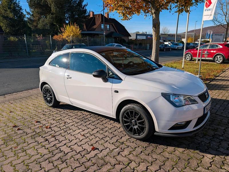 Weiß Gebraucht 2013 Seat Ibiza Kleinwagen | 3.000 € (Guter Preis) - Bild 1/4
