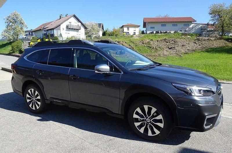 Uusi Subaru Outback Platinum 169 HP (124 kW) 2025 Harmaa Sedan