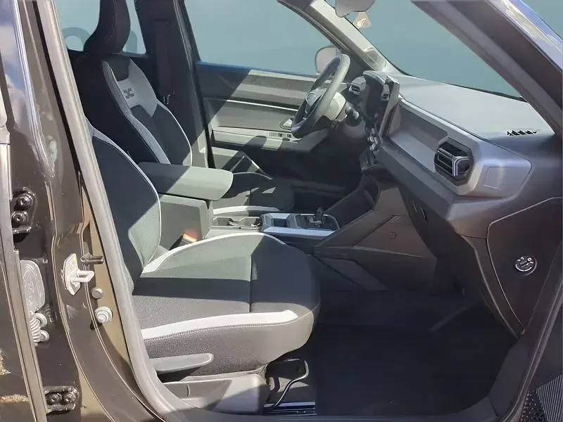 Neu Dacia Duster 158 PS (116 kW) 2026 Schwarz SUV