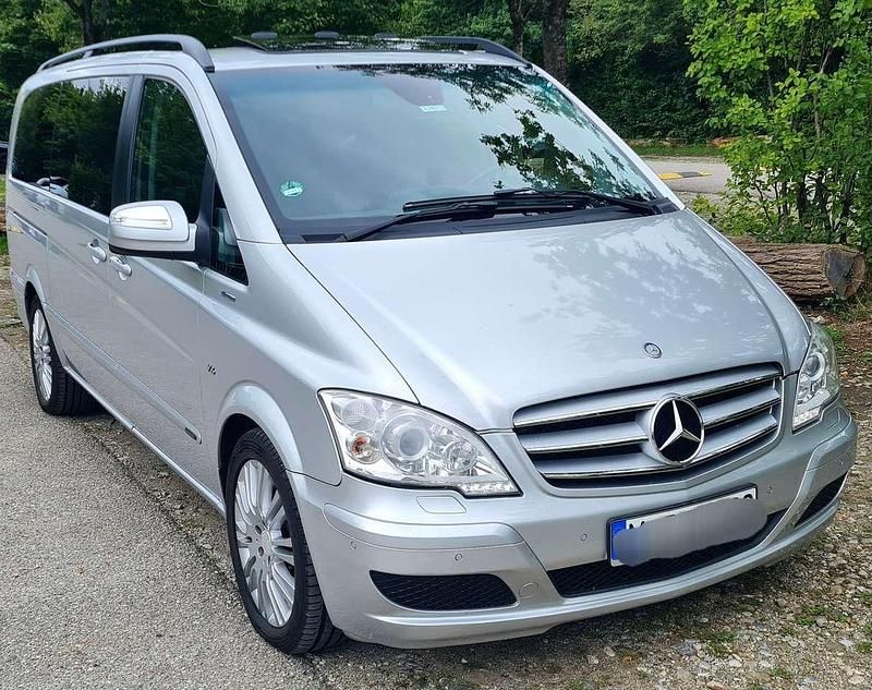 Silber Gebraucht 2013 Mercedes Viano Van / Kleinbus | 17.999 € (Fairer Preis) - Bild 1/4