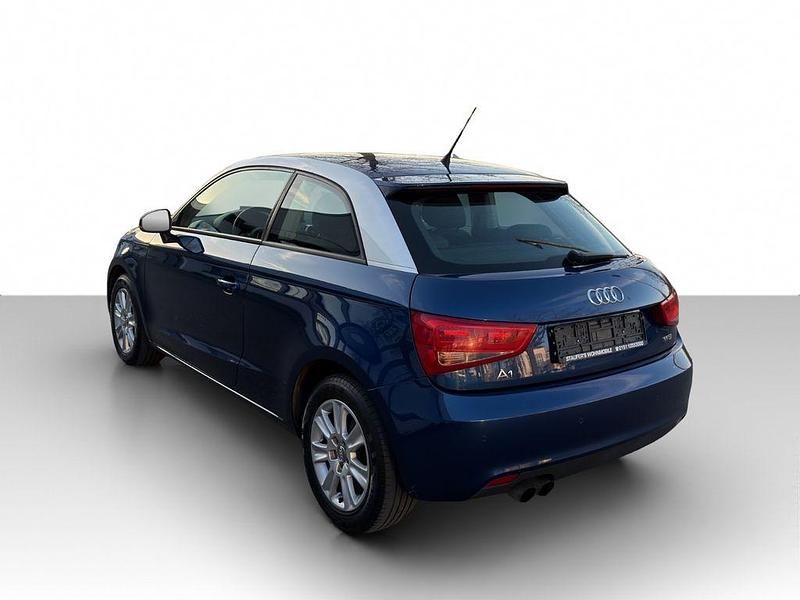 Gebraucht Audi A1 Attraction 122 PS (89 kW) 2011 Blau Kleinwagen