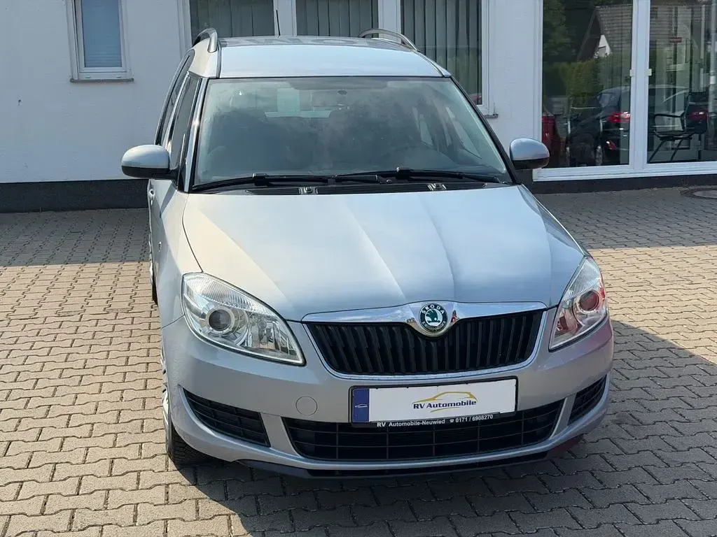 Gebraucht Skoda Roomster Plus Edition 105 PS (77 kW) 2012 Blau Van / Kleinbus