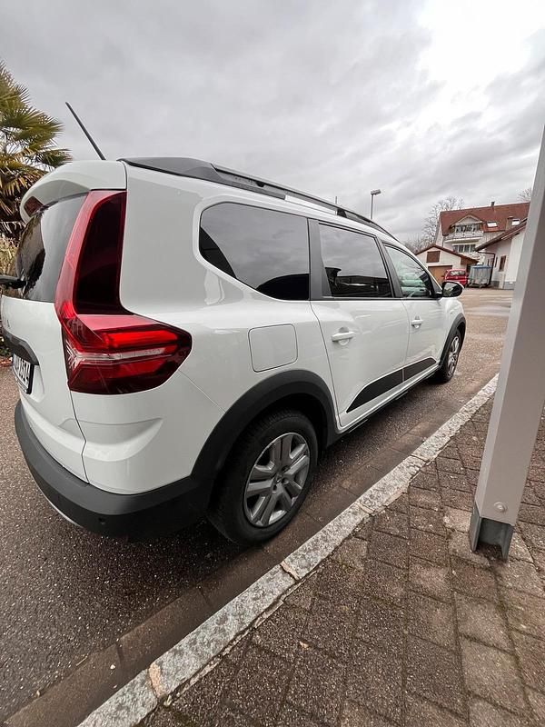 Gebraucht Dacia Jogger Comfort 101 PS (74 kW) 2022 Weiß Van / Kleinbus
