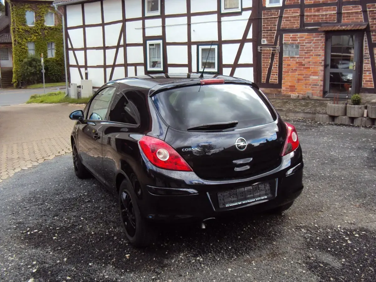Gebraucht Opel Corsa 87 PS (63 kW) 2011 Schwarz Kleinwagen
