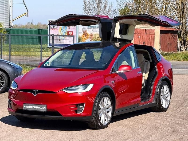 Second-hand Tesla Model X 386 kW (525 CP) 2017 Roșu SUV