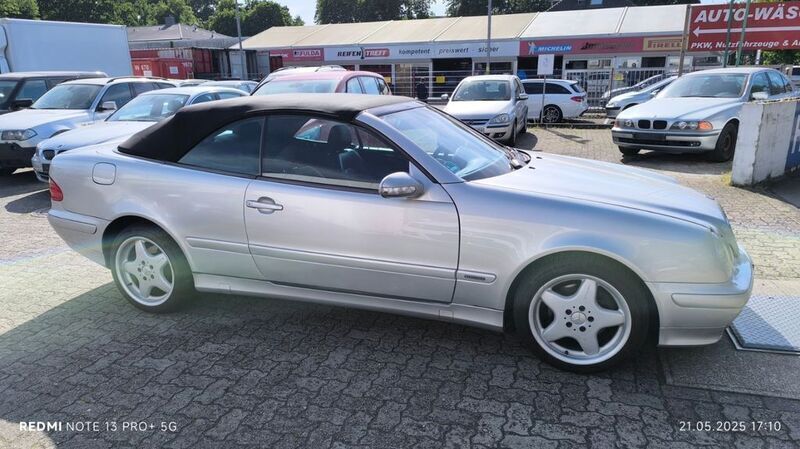 Silber Gebraucht 2003 Mercedes CLK200 Elegance Cabrio | 4.650 € (Fairer Preis) - Bild 1/4