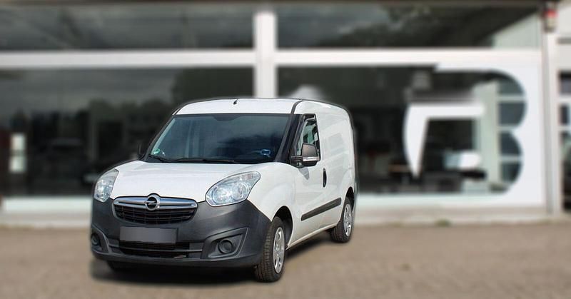 Weiß Gebraucht 2018 Opel Combo Edition Van / Kleinbus | 12.730 € - Bild 1/4