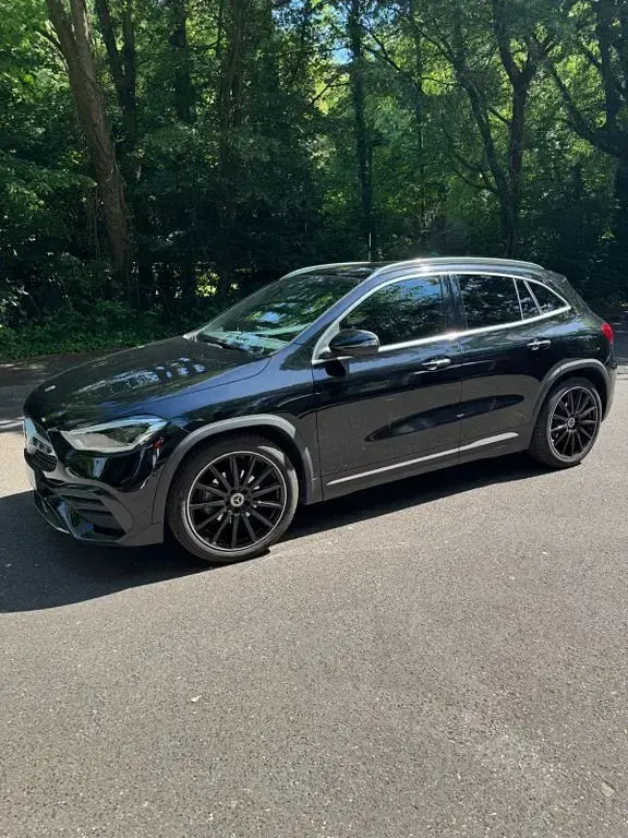 Gebraucht Mercedes GLA180 136 PS (100 kW) 2021 Schwarz SUV